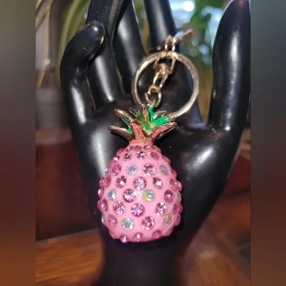Bag Charm Pink Pineapple - Picture 2 of 3